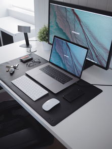 现代简约办公空间 极简设计下的高效工作体验